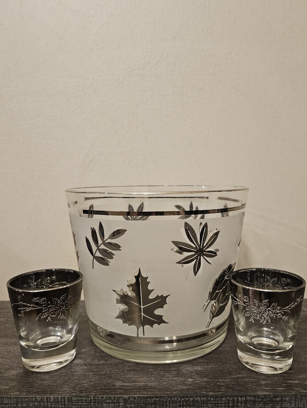 Vintage Mid Century Glass Silver Leaf Frosted Ice Bucket & 2 Shot Glasses